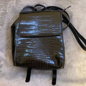 croc black mini back pack